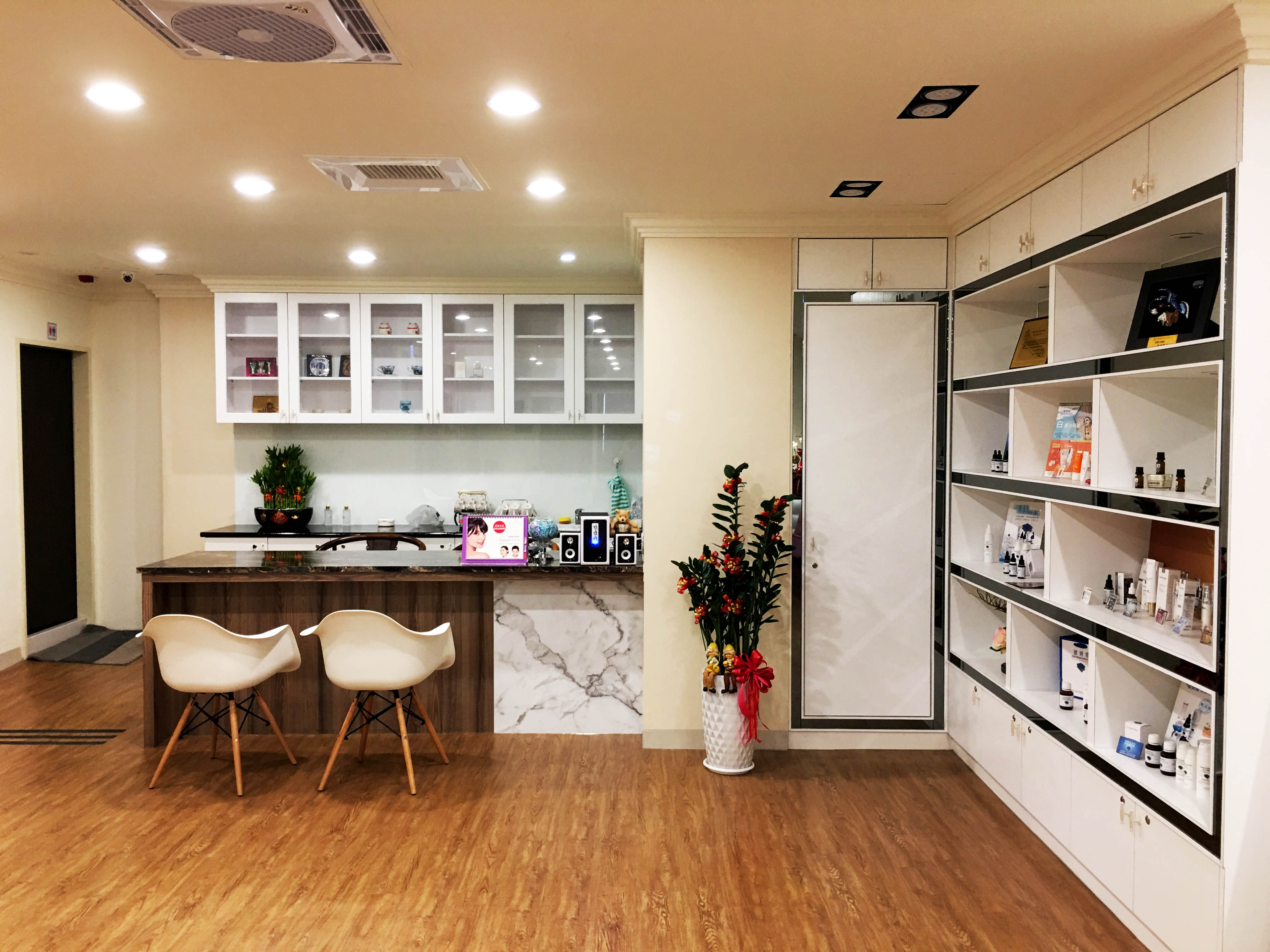 宗霖建築設計工程 宗霖建築設計 宗霖設計 宗霖 TL Design Build Corporation 高雄市前鎮區 安柏．鄰好中西醫聯合診所 醫美櫃台