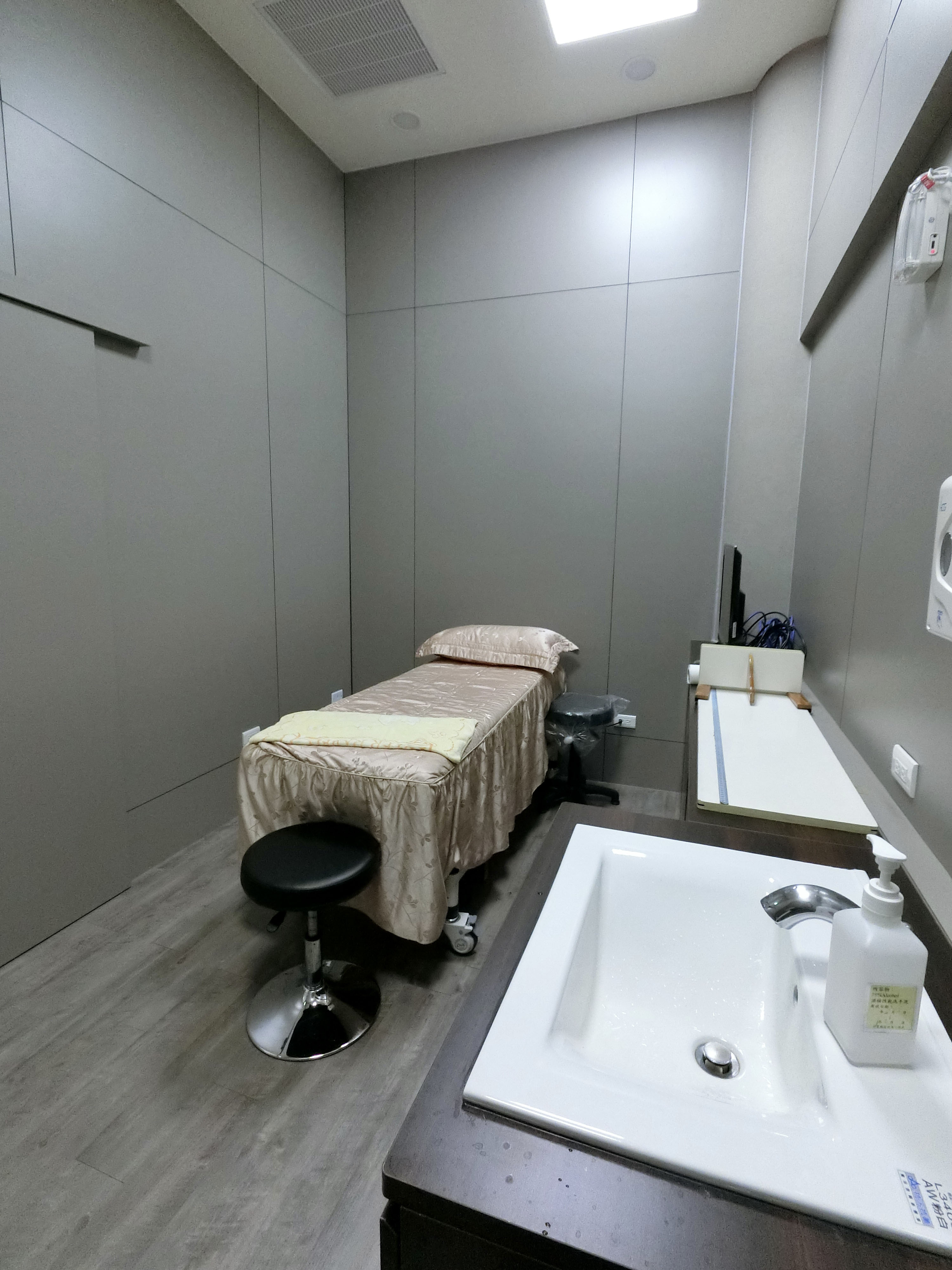 宗霖建築設計工程 宗霖建築設計 宗霖設計 宗霖 TL Design Build Corporation 高雄市左營區馨蕙韾醫院1F診間 檢查室