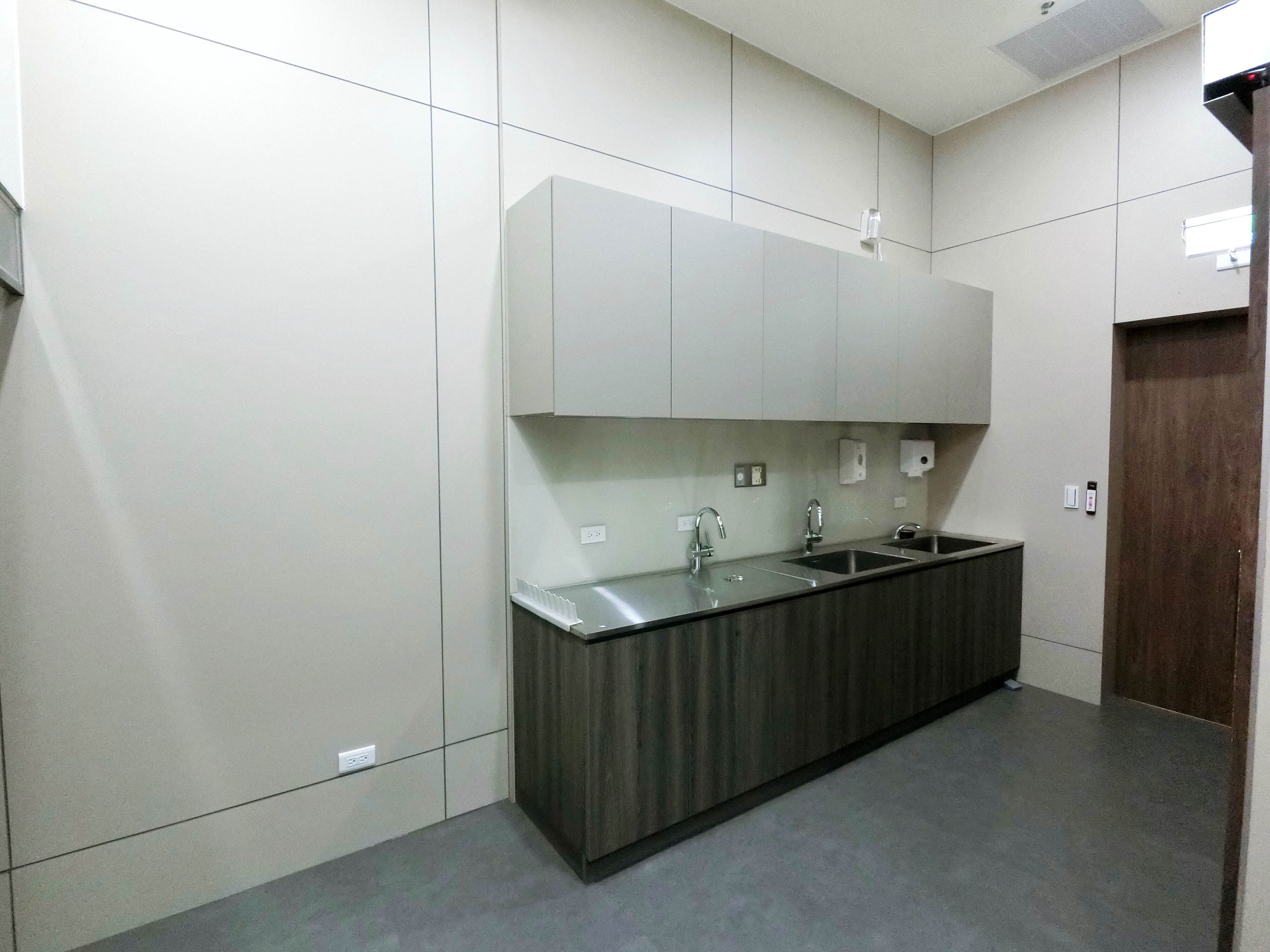 宗霖建築設計工程 宗霖建築設計 宗霖設計 宗霖 TL Design Build Corporation 高雄市左營區馨蕙韾醫院1F診間 清洗室